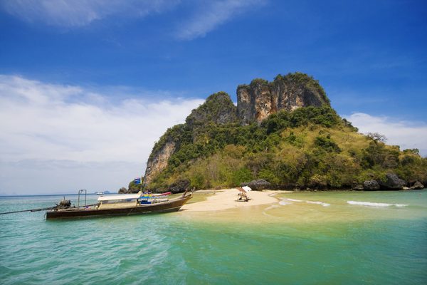 La spiaggia di Coral Island davanti a Phuket