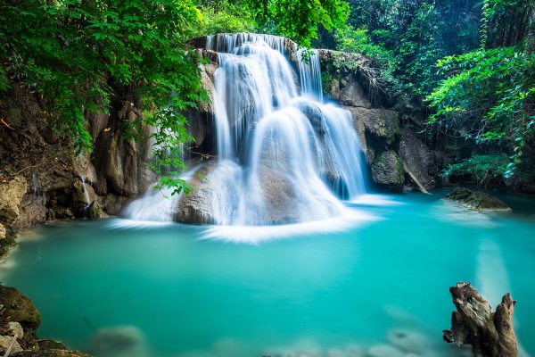 Le cascate di Huay Mae Khamin nella foresta di Kanchanaburi