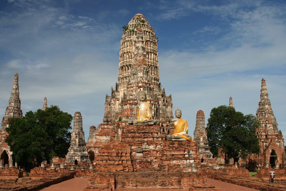 Il Wat Chaiwatthanaram sulla riva del fiume ad Ayutthaya