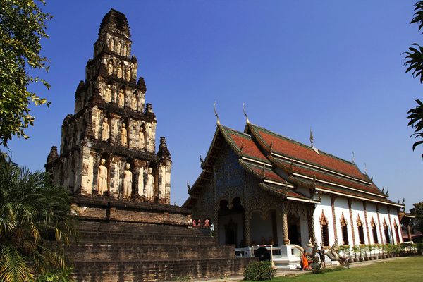 Il chedi a gradoni del Wat Chamathewi a Lamphun