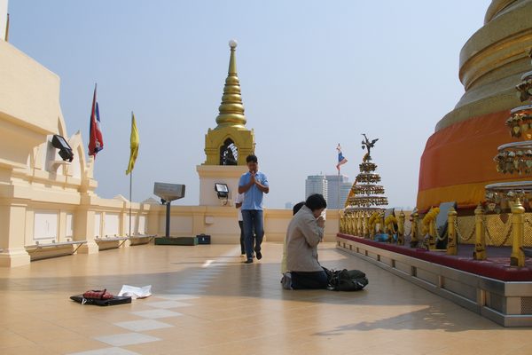 Il chedi dorato della Montagna d'Oro a Bangkok